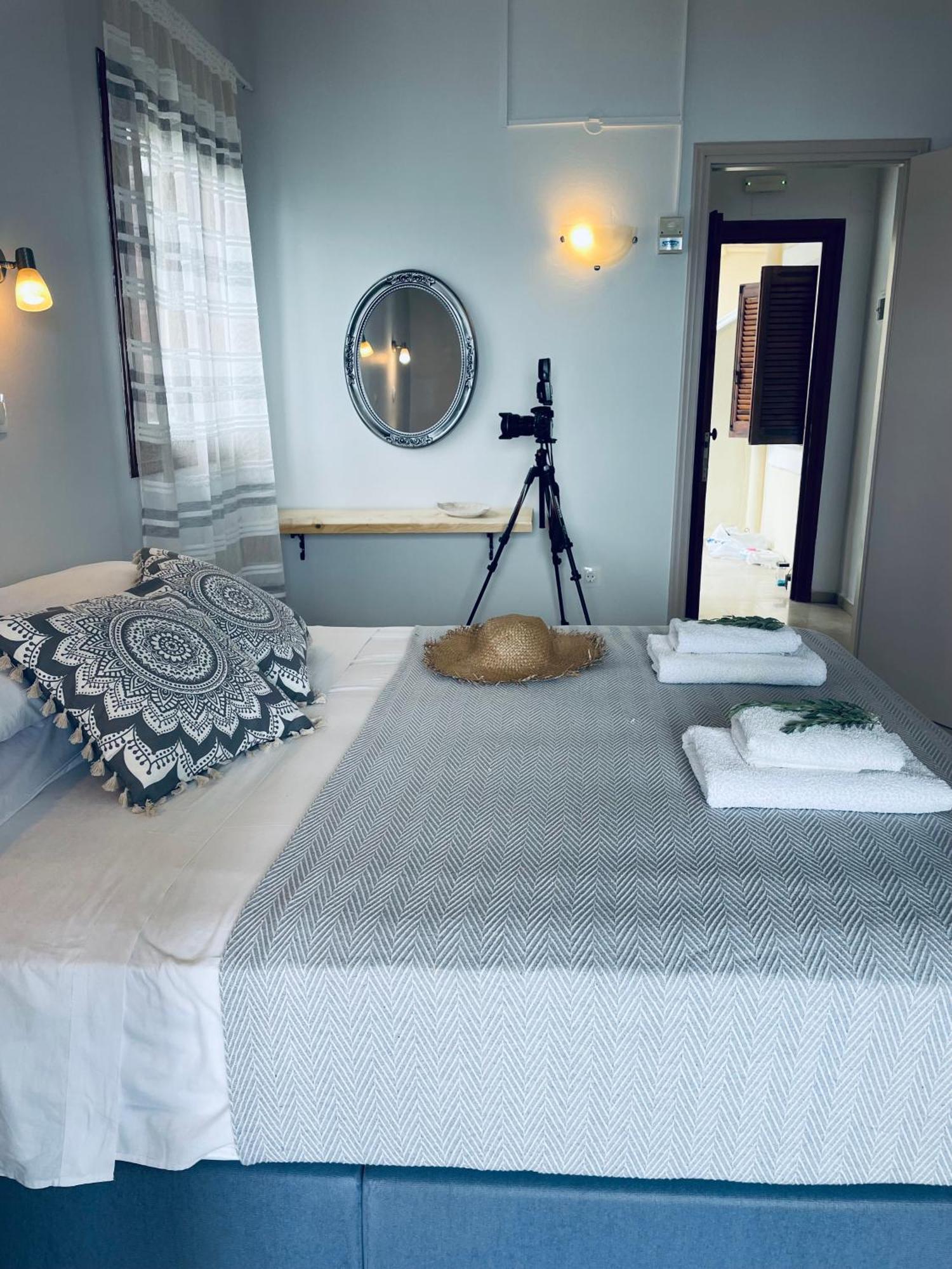 Hotel Odeon B&B Barbáti Kültér fotó